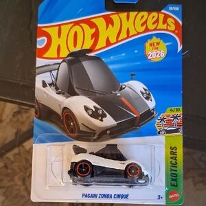 HOT WHEELS PAGANI ZONDA CINQUE